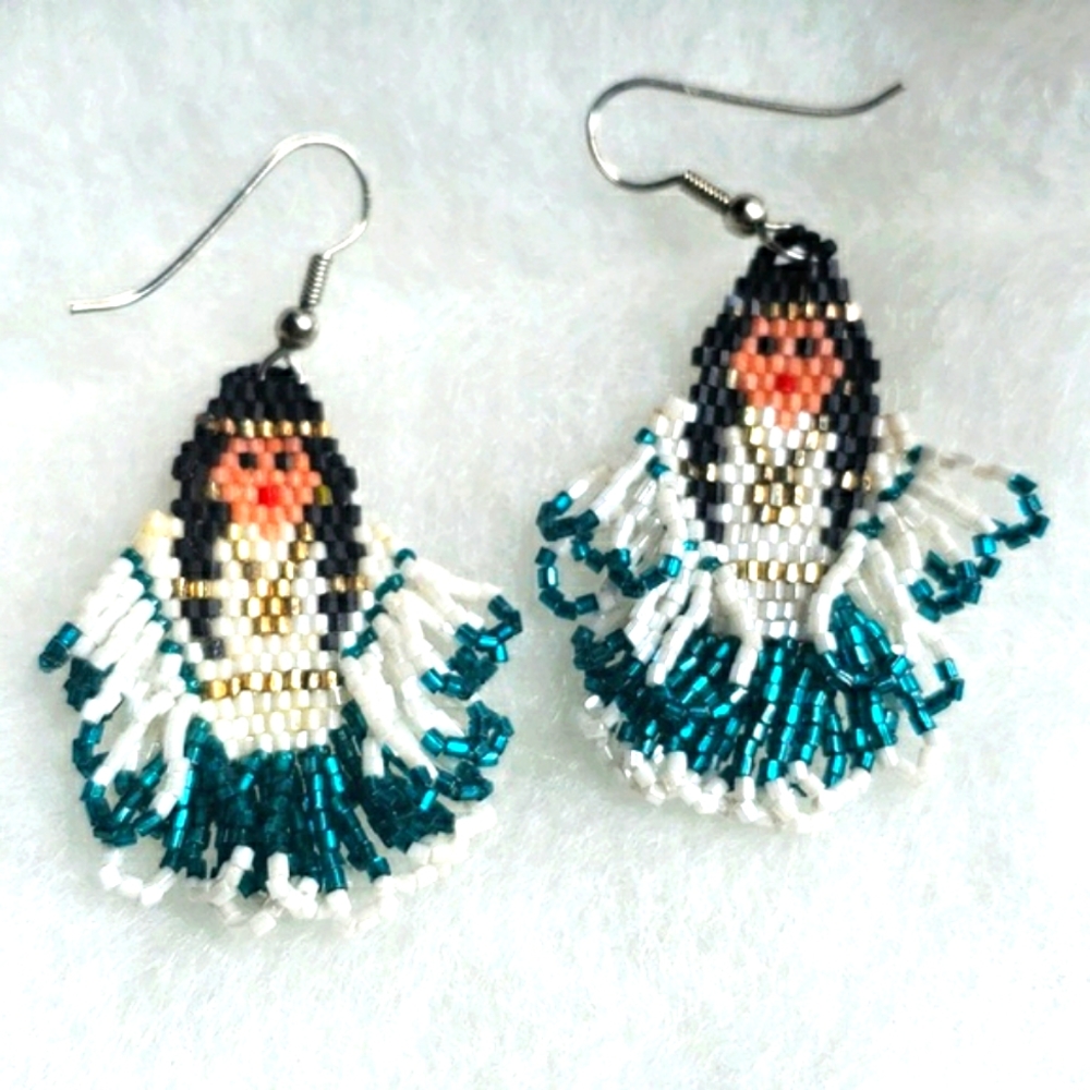 Genuine NATIVE AMERICAN HANDMADE Woman Lady Beaded  EARRINGS